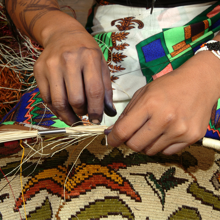Weaver Loida Mejia