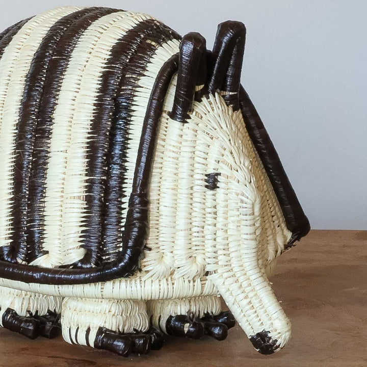 Russet Woven Armadillo - Handmade Embera Art detail
