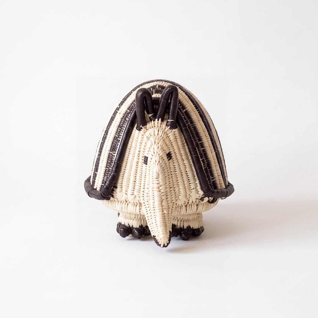 Russet Woven Armadillo - Handmade Embera Art