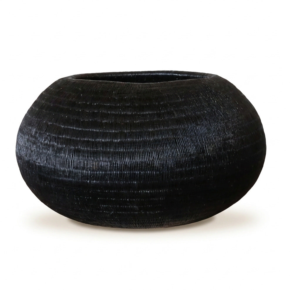 Obsidian Curve Vessel, one of one werregue basket handwoven by Wounaan weavers in Chocó, Colombia