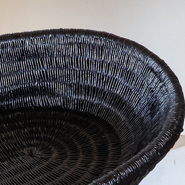 Midnight Platter, one of one werregue basket handwoven by Wounaan weavers in Chocó, Colombia, weave detail