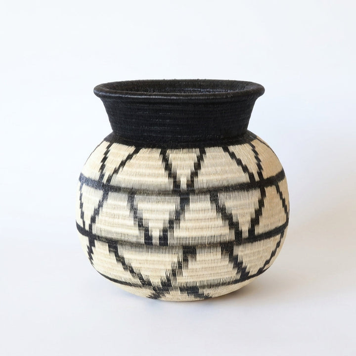 Peak Lattice Jar, one of one werregue basket handwoven by Wounaan weavers in Chocó, Colombia