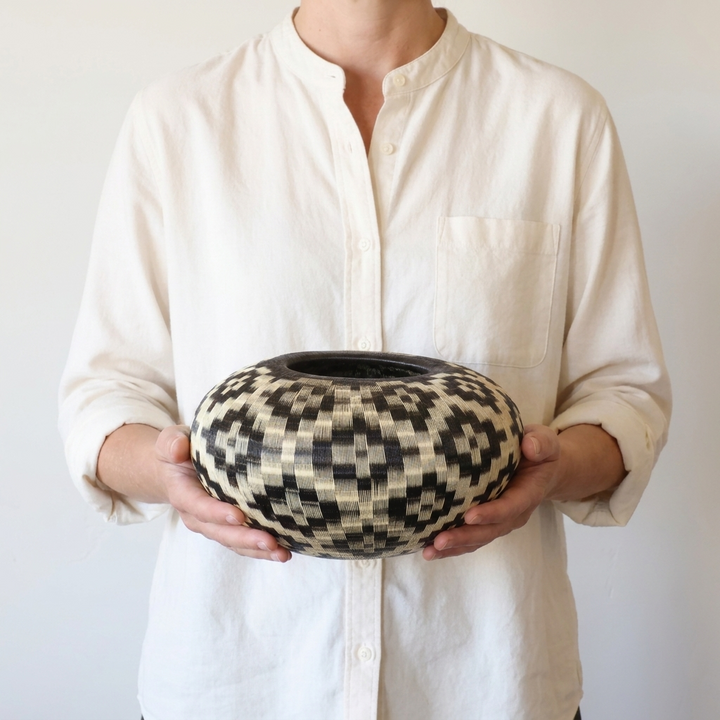 Diamond Field Vessel - Colombian Werregue Art