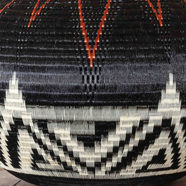 Storm Over Mountains, one of one werregue basket handwoven by Wounaan weavers in Chocó, Colombia, weave detail