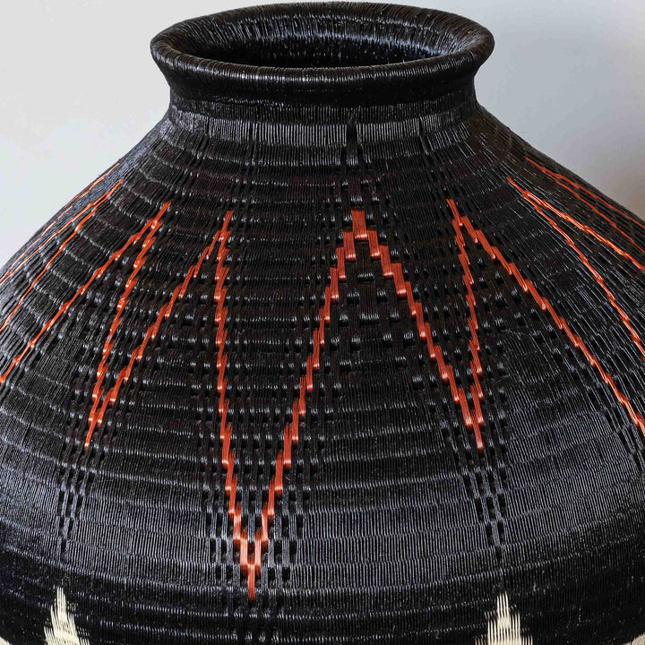 Storm Over Mountains, one of one werregue basket handwoven by Wounaan weavers in Chocó, Colombia, weave detail