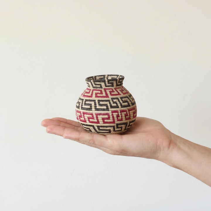Wounaan Labyrinth Form Basket - Handmade Panama Art