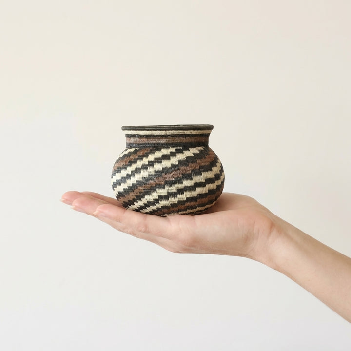 Houndstooth Rhythm Handmade Wounaan Palm Fiber Basket