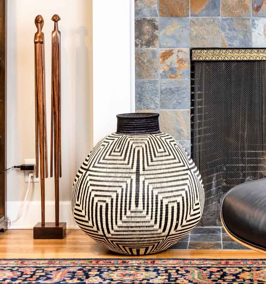 Radiating Crosses – geometric motif – woven basket – uncategorized – handwoven in Colombia