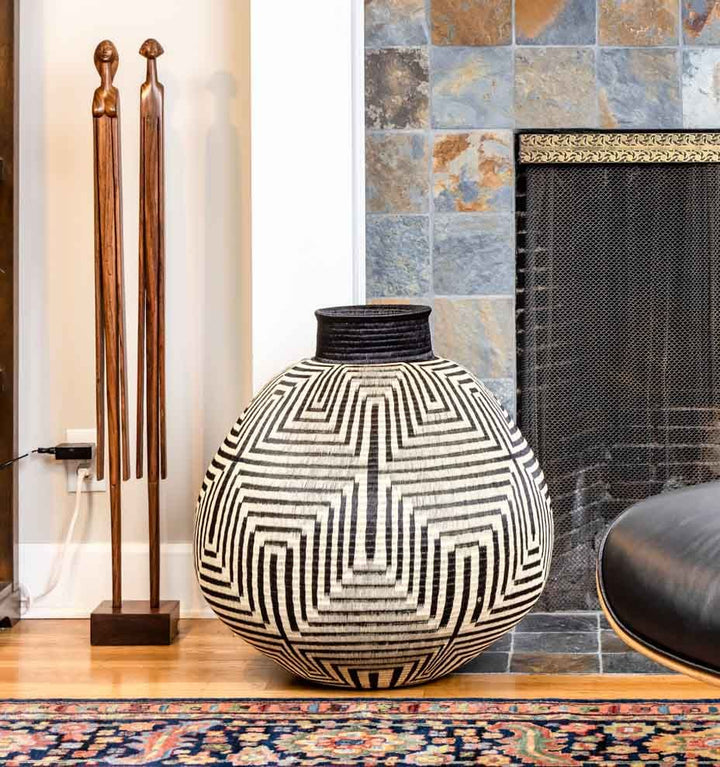 Radiating Crosses – geometric motif – woven basket – uncategorized – handwoven in Colombia