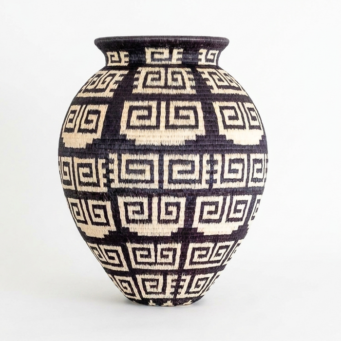 Modern Edged Keys Wounaan Basket - Handmade Decorative Art