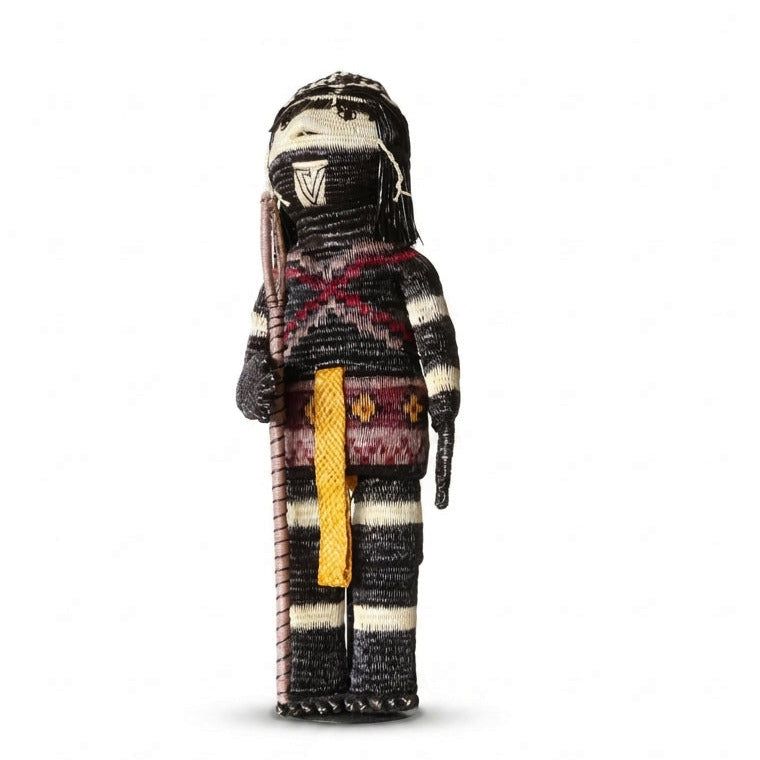 The Spearman, male Cunana muneca with a tall spear