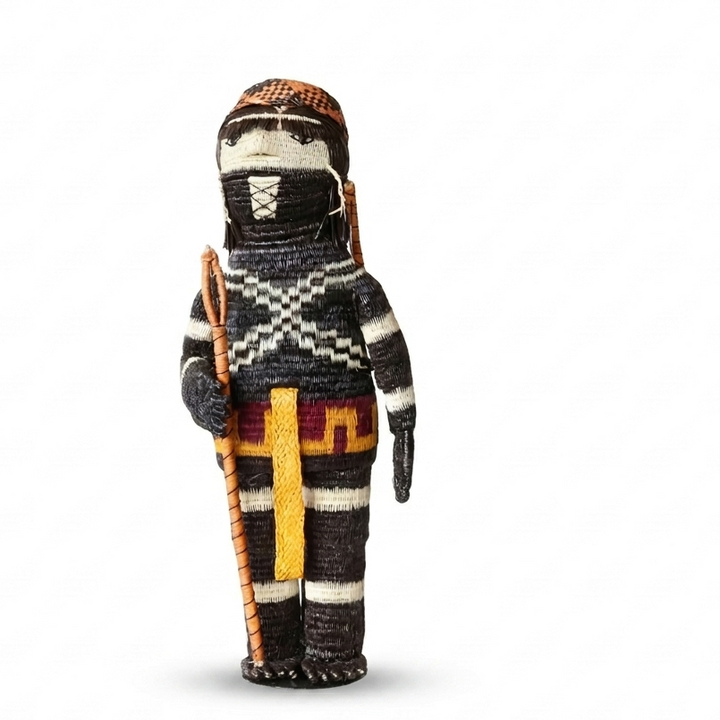 “The Hunter” handwoven Emberá Cunana muñeca, male figure with a bow and arrow with red loincloth, front view