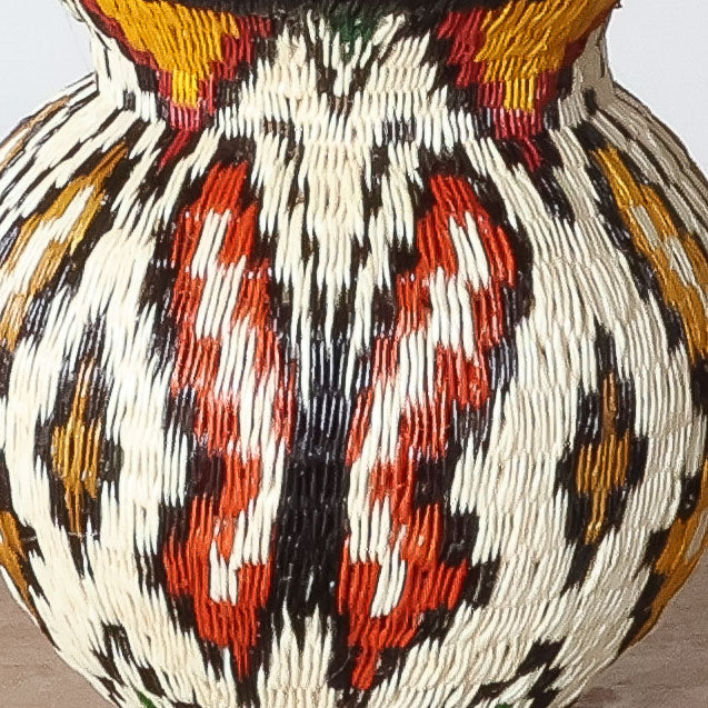 Petite Butterfly - Panama Wounaan Basket detail