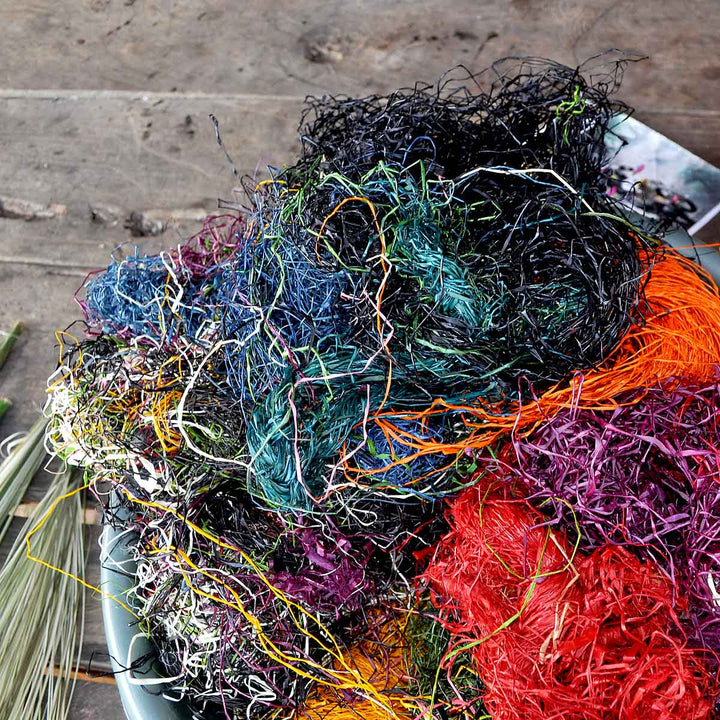 Natural dye colors of chunga palm fiber
