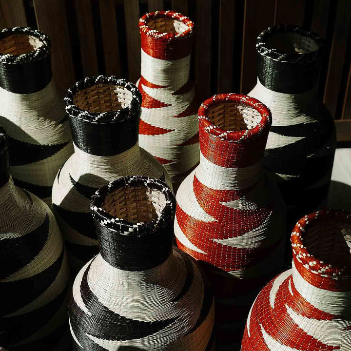 Group photo of rwanda zigzag vase