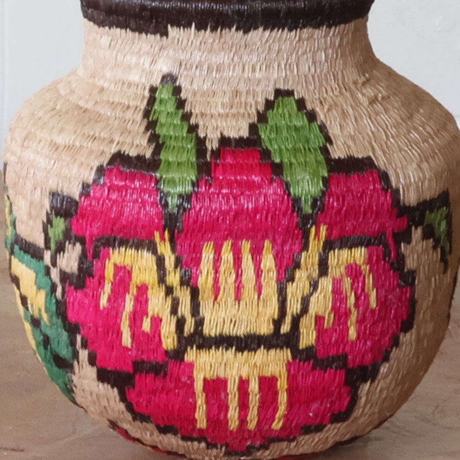 Floral Crest Wounaan Basket - Handwoven Decorative Art