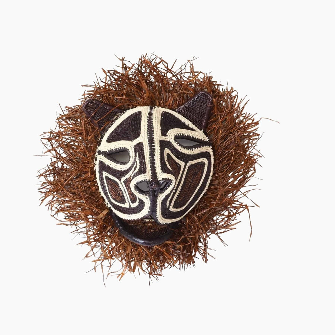 Handwoven Emberá animal mask with guardian cat motif in natural palm fiber from Panama
