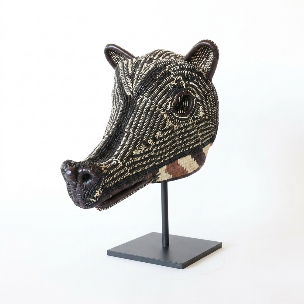 Emberá anteater mask alternate view, dark woven palm fiber, Darién Panama