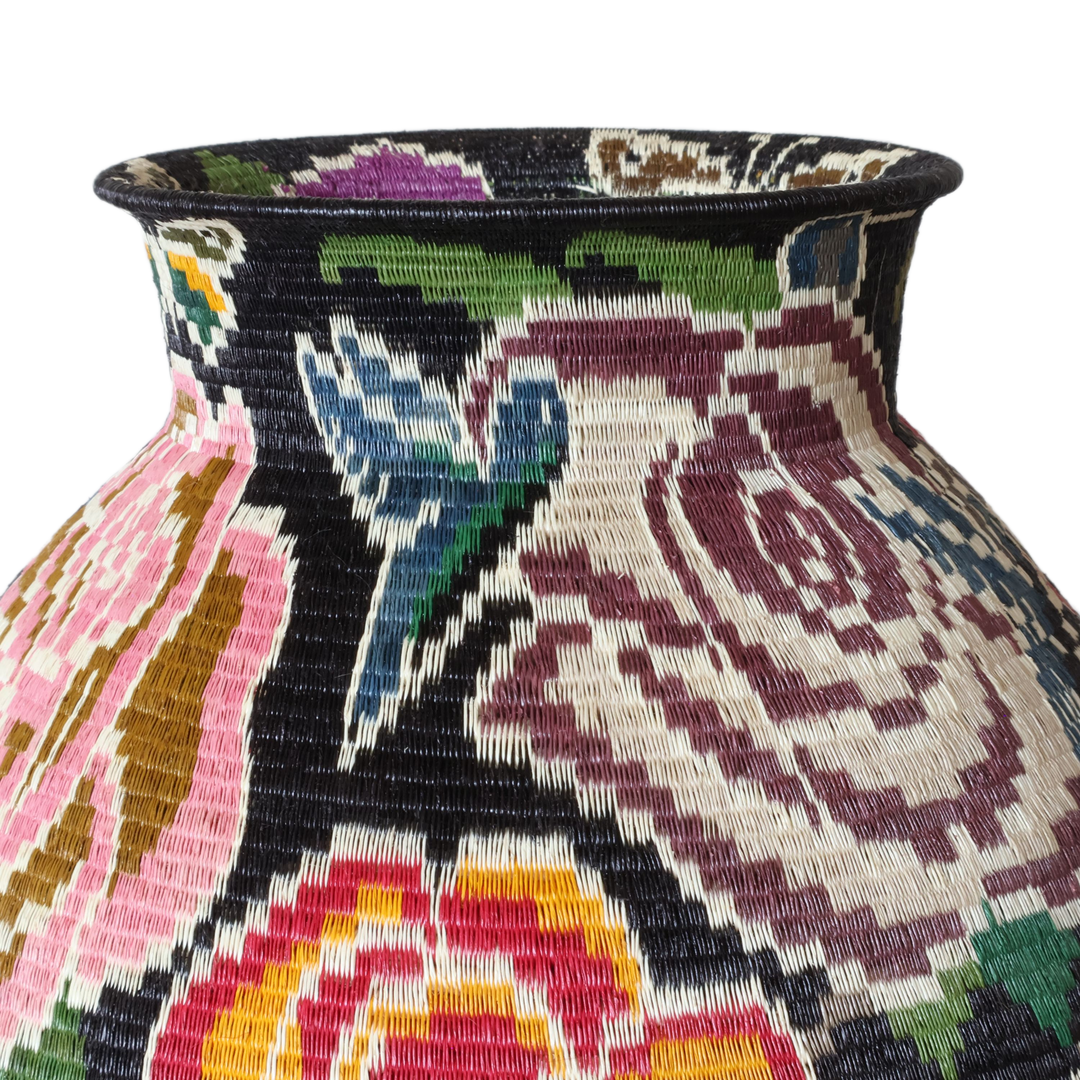 Close detail of hosig di stitches