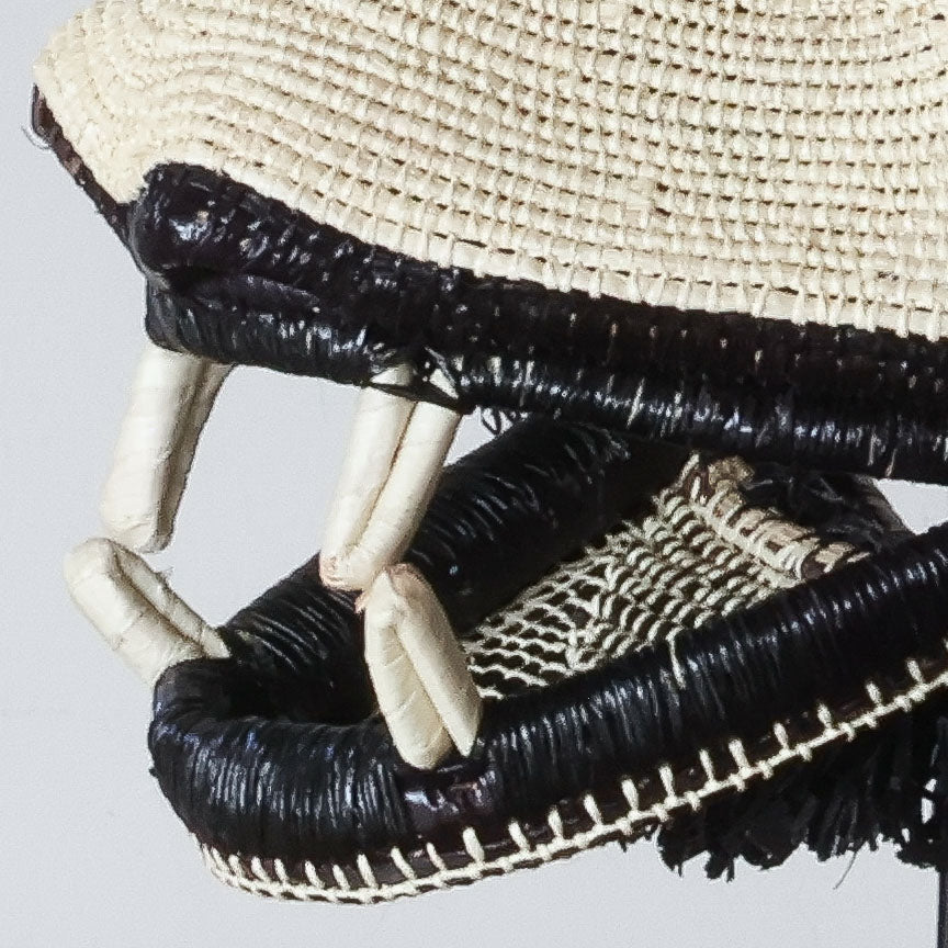 Black Howler - Emberá Woven Figure detail