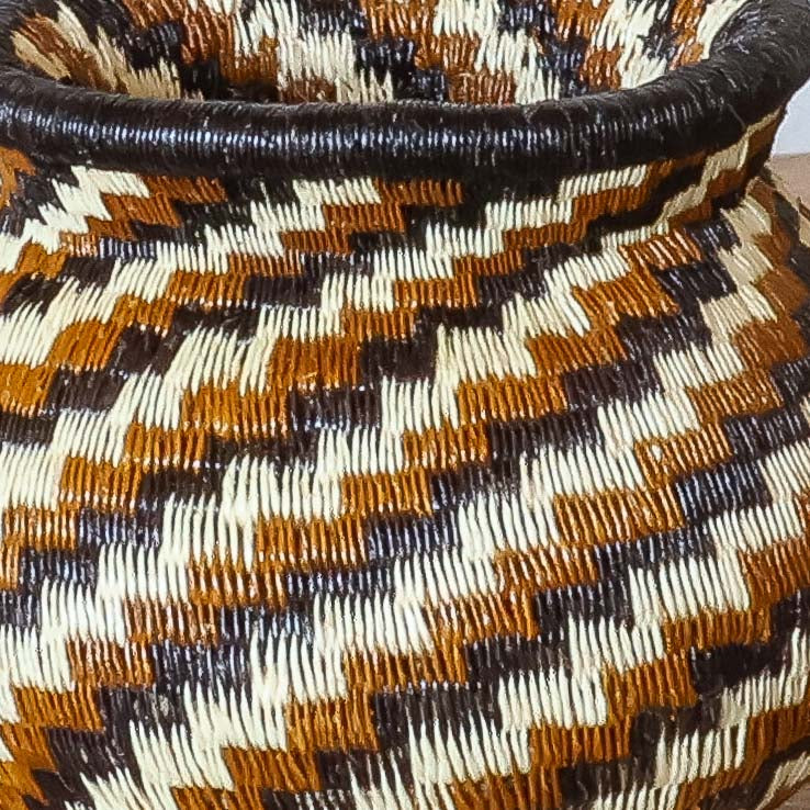 Mini Basket III - Panama Wounaan Basket detail