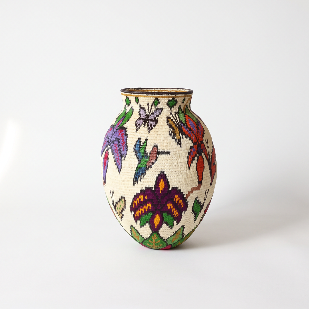 Floral Hummingbird II - Panama Wounaan Basket