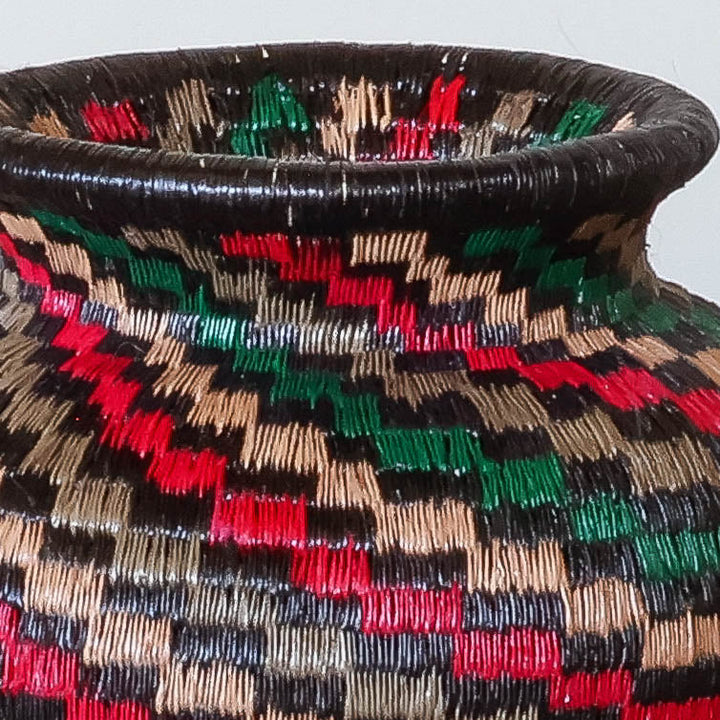 Mini Colourful Shell - Panama Wounaan Basket detail