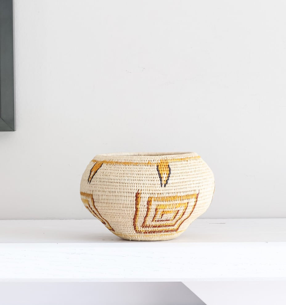 Vintage Thin Golden Lines – geometric motif – woven basket – baskets – handwoven in Panama