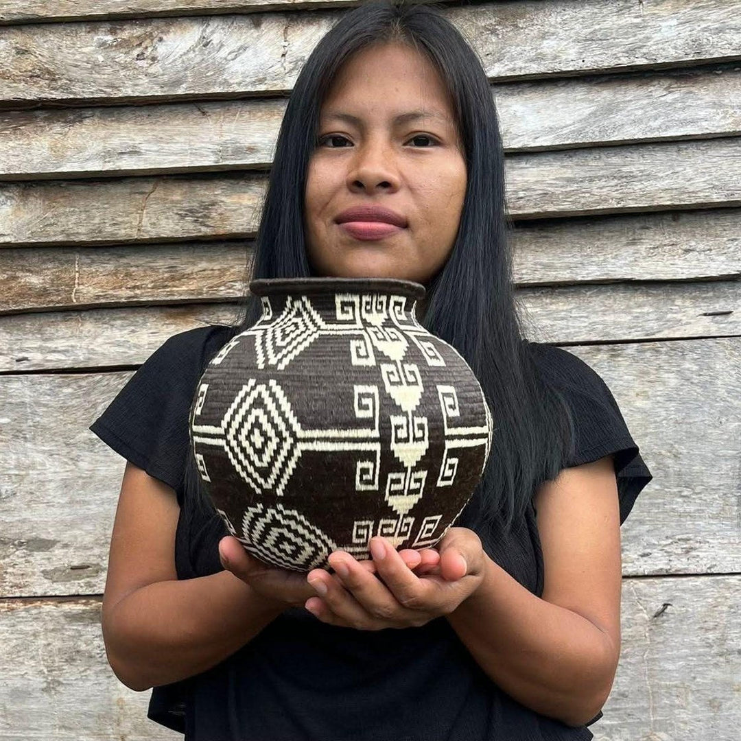 Ruth Peña, the weaver who made this piece